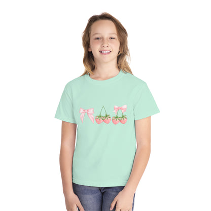 Youth Berry Coquette Tee – Cute Strawberry Graphic T-Shirt 🍓